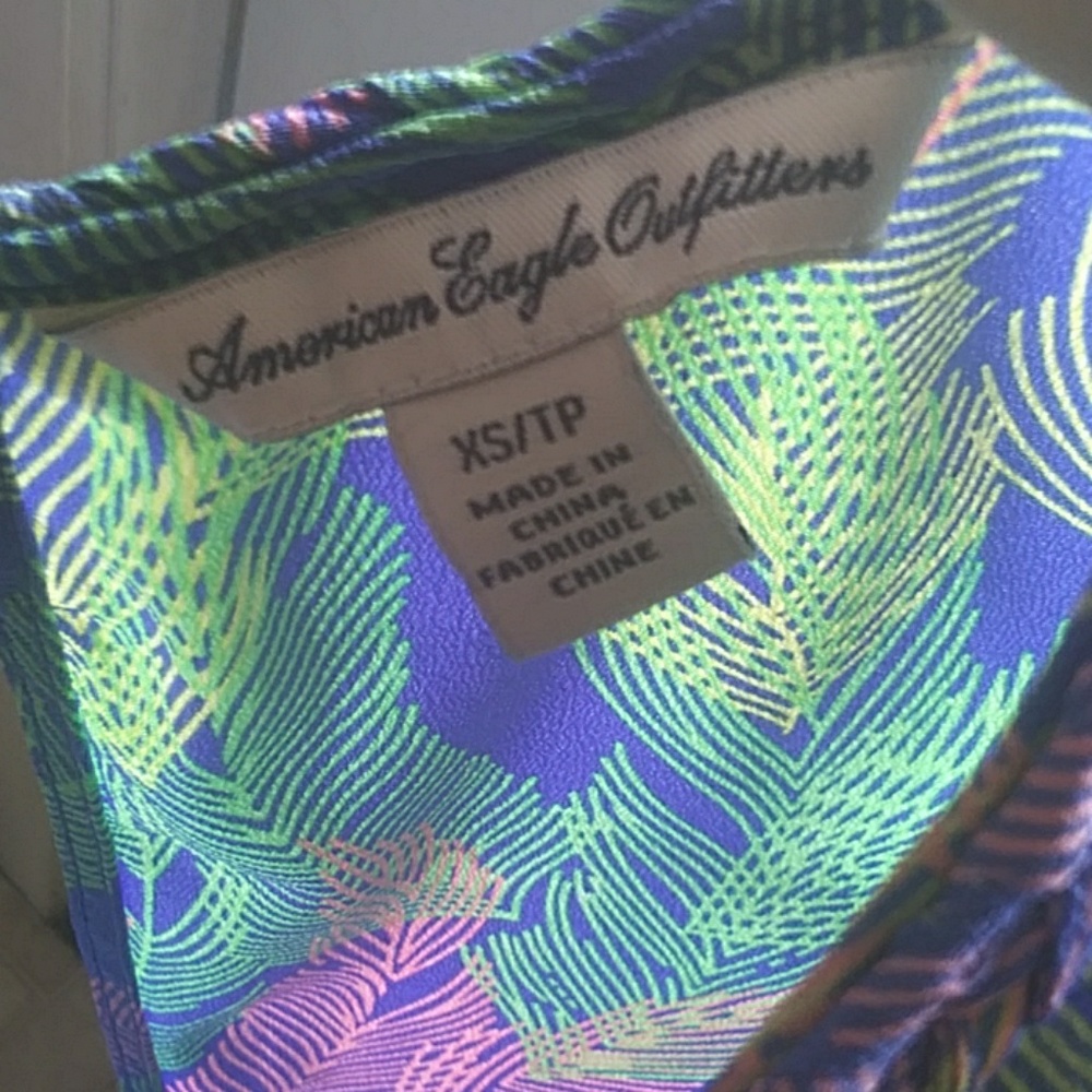 4/20 American Eagle Outfitters top - Picture 3 of 3